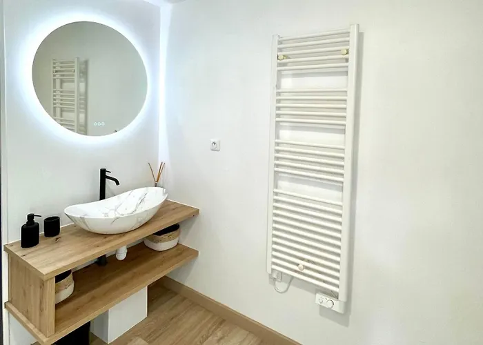 Soleil Levant - T2 Avec Terrasse Proche Gare Apartment *